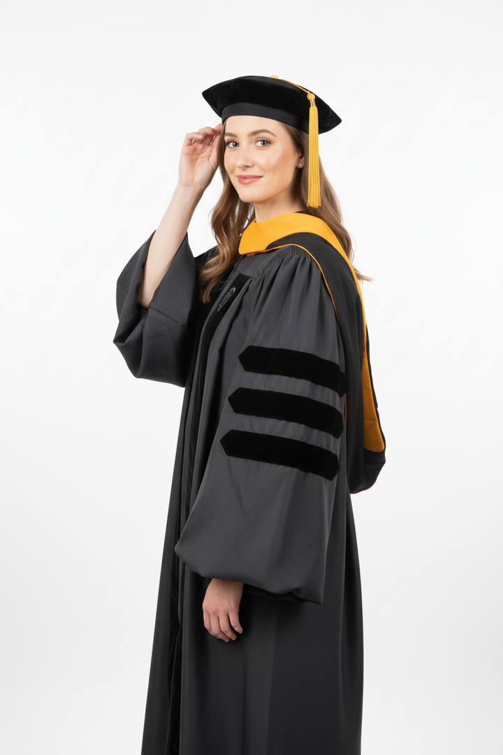 Stanford Doctoral Regalia 模特展示图